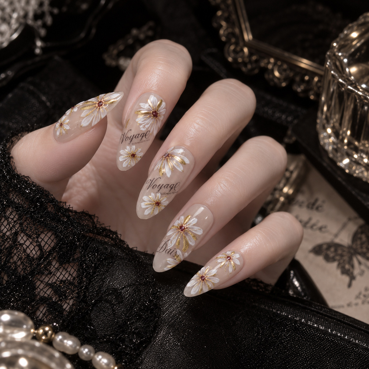 สติกเกอร์ติดเล็บลายดอกไม้ฤดูใบ - Gold Foil Flakes บทวิจารณ์และราคา